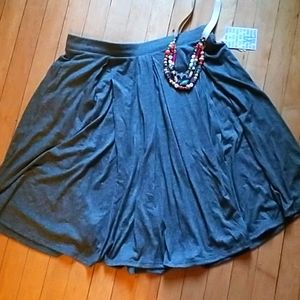 LuLaRoe Madison Skirt XL in Heather Gray 🎉
